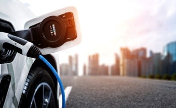 Fast-Charging Innovations in Electric Vehicle Batteries