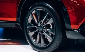 Alloy vs. Steel Wheels: Comparing Performance, Durability, and Design