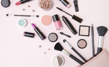 Tabletop SEM Analysis of Cosmetics