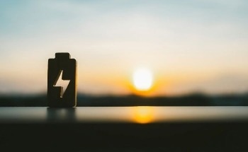 Innovations in Battery Technology: From Failure Analysis to Vibrational Spectroscopy