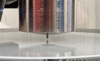 Integrated Diamond Scribe for Precise Sample Marking