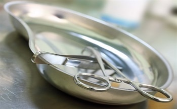 Applications of Advanced Refractory Metal Products in Cancer Treatment