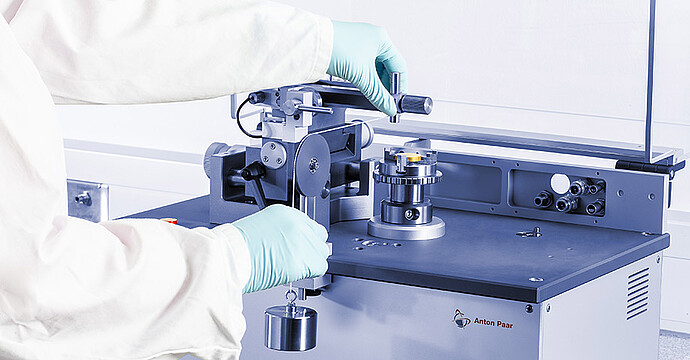 Pin-on-Disk Table-Top Tribometer (TRB3) and High Temperature Option" THT