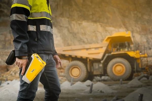 Vanta Max and Vanta Core - Maximize Efficiency in the Field and Lab