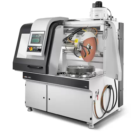 5-Axis Cutting Robot - Qcut 600 BOT