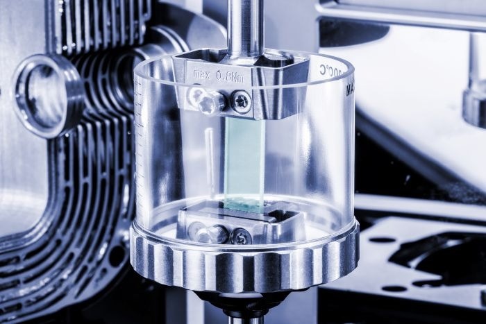 Up close shot of the sample holder.