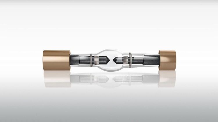 Xenon short arc lamp as single light source for all applications+I9.