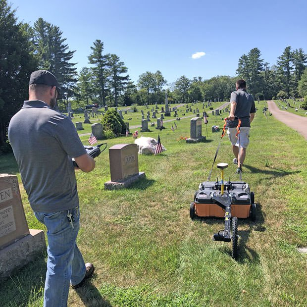 Ground Penetrating Radar Systems: 200 MHz HyperStacking Antenna