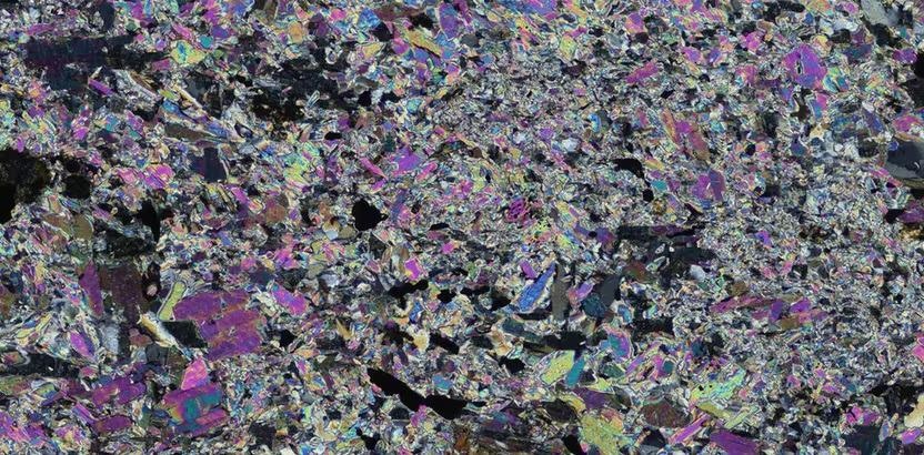 Cross Polarized Light (XPL).
