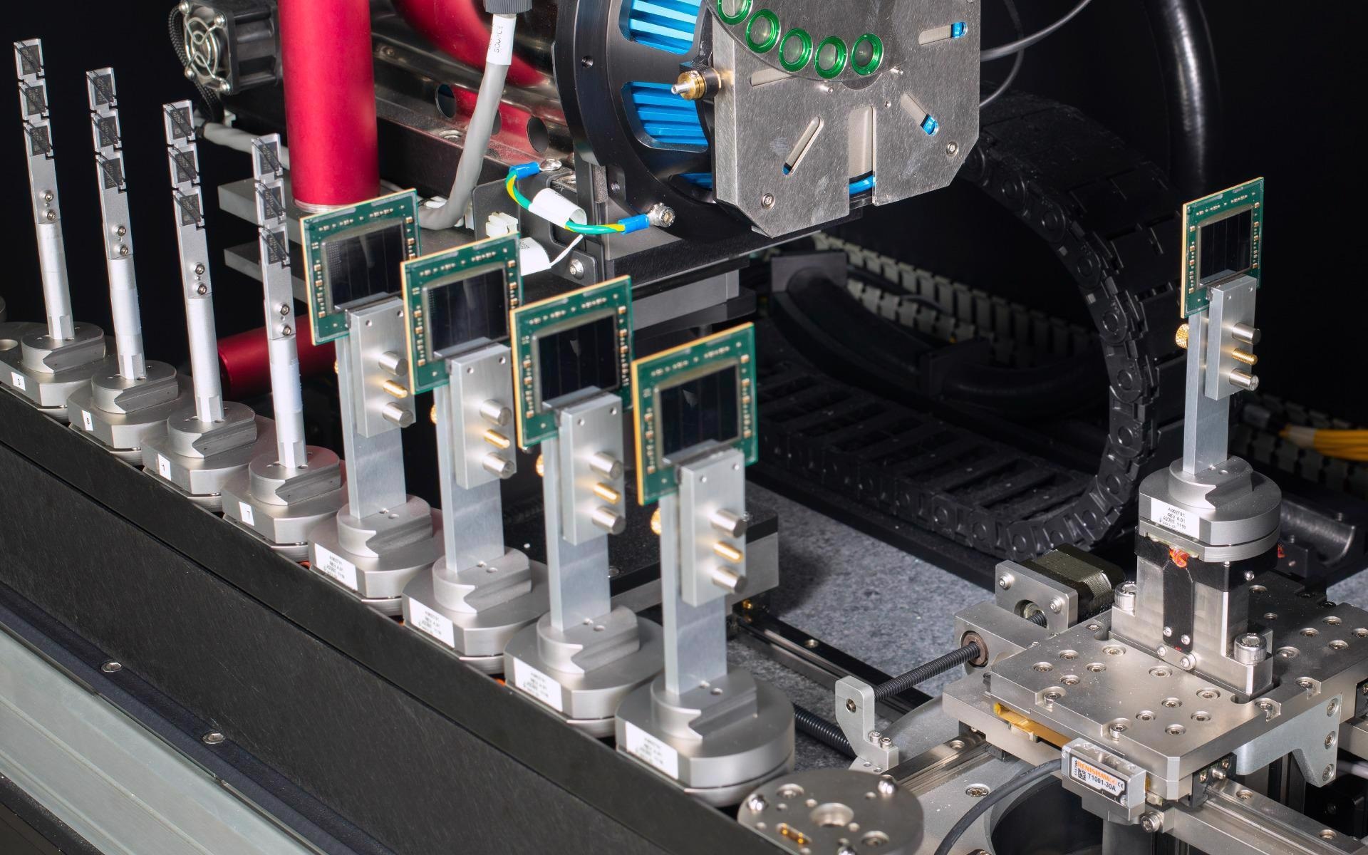 Autoloader option enables users to program up to 70 samples at a time to run sequentially.