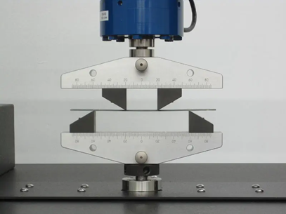 Four point bend fixture on eXpert 2600.