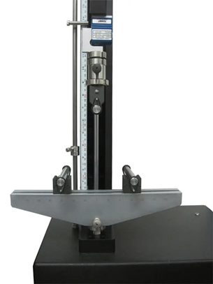 Three point bend fixture on eXpert 7600.
