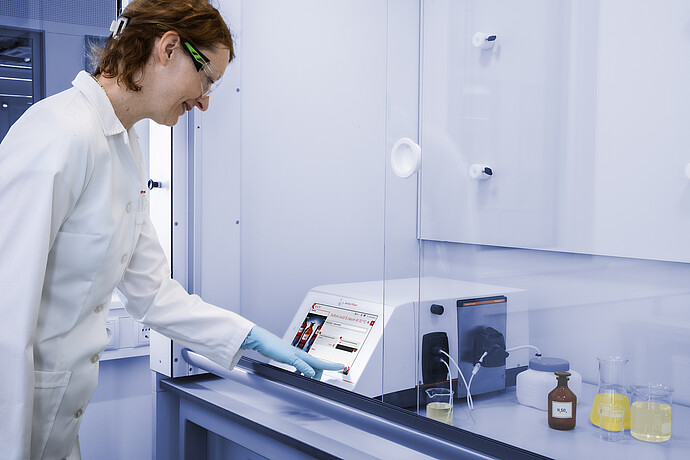 Precise Density and Sound Velocity Measurement with DMA 5001