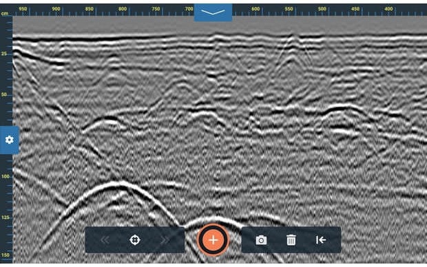 Deeply buried targets below non-reinforced concrete. This profile highlights NX15’s ideal combination of resolution and depth penetration. Note the excellent detail at the slab/grade contact, and the highly visible utility targets at the bottom of the profile.