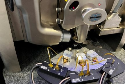 Microprobers integrated with Dimension Nexus for electrical characterization of nanodevices.