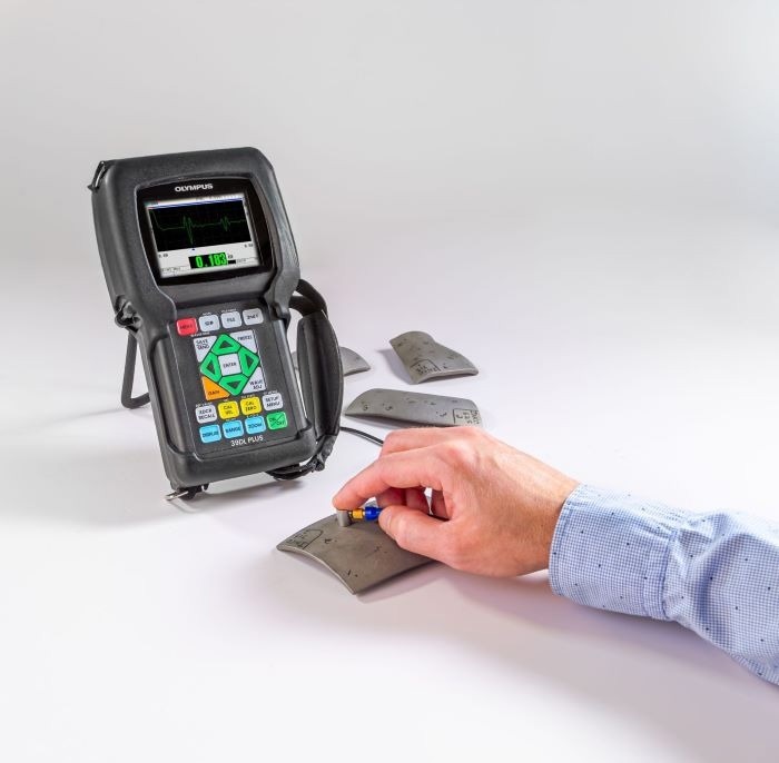 39DL PLUS™ Ultrasonic Thickness Gauge