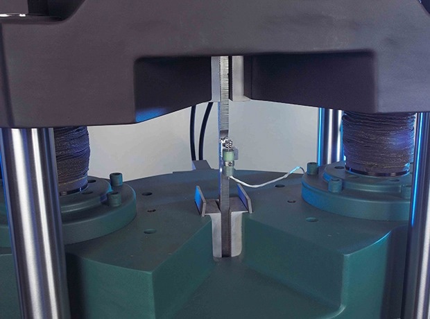 Tinius Olsen 1000SL: 1000 kN Hydraulic Universal Testing Machine