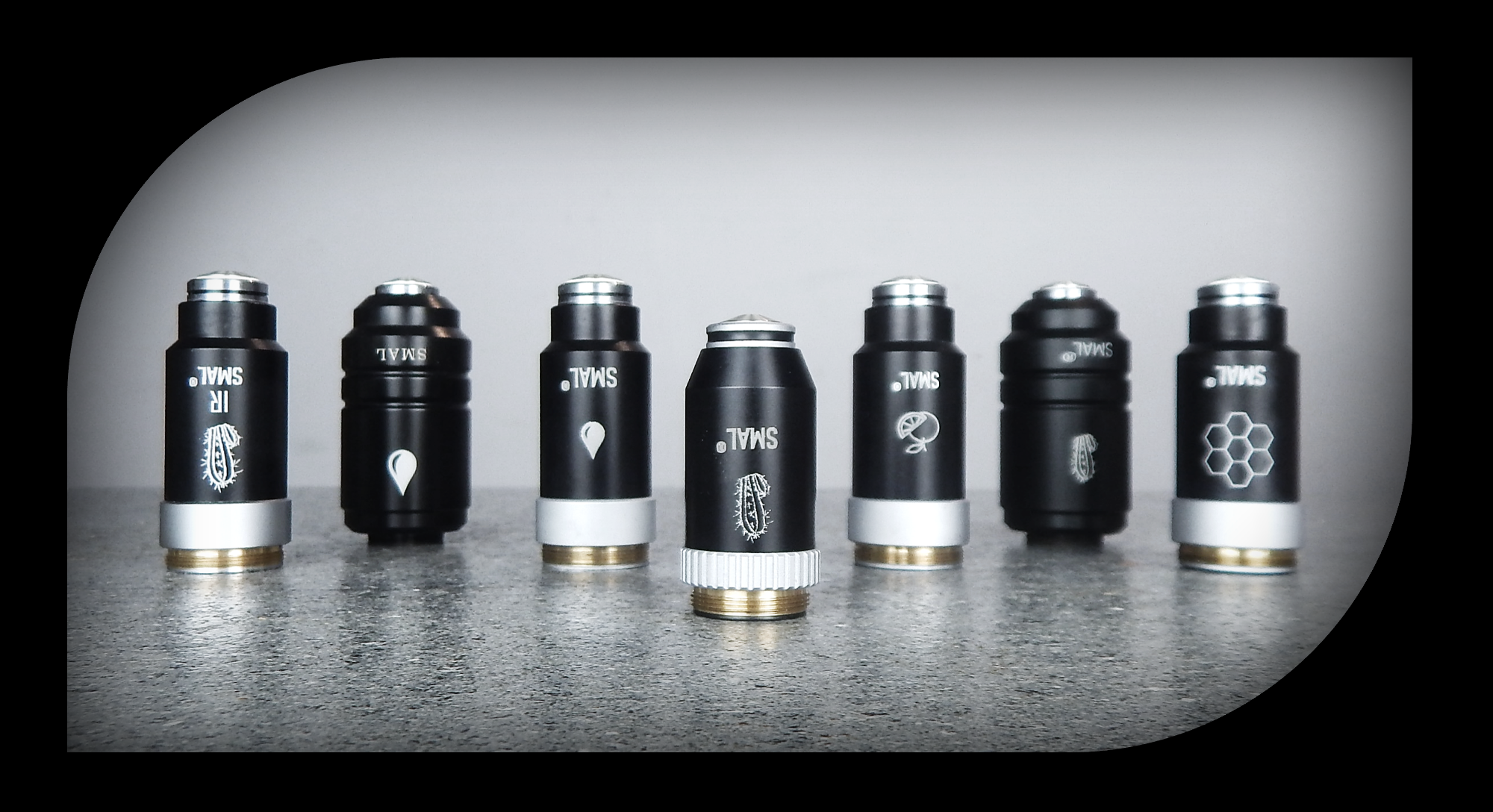 Sub-100nm optical resolution: the SMAL lens family beat the diffraction limit in any environmental condition.