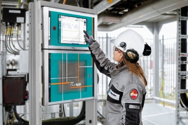 The NIR Analyzer 2060 for Process Analytical Technology