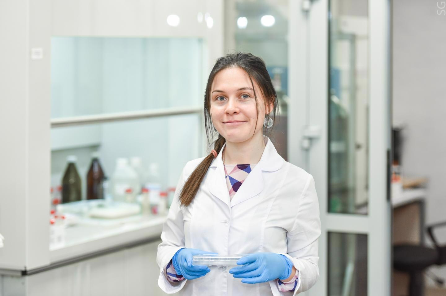 The author of the work, a researcher at the NUST MISIS Inorganic nanomaterials laboratory Elizaveta Permyakova.