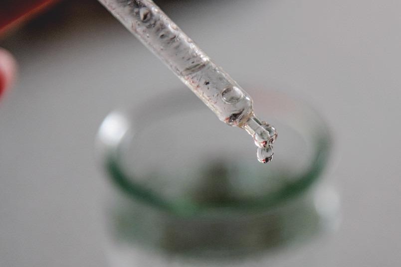 Study Explains the Migration of Confined Protons