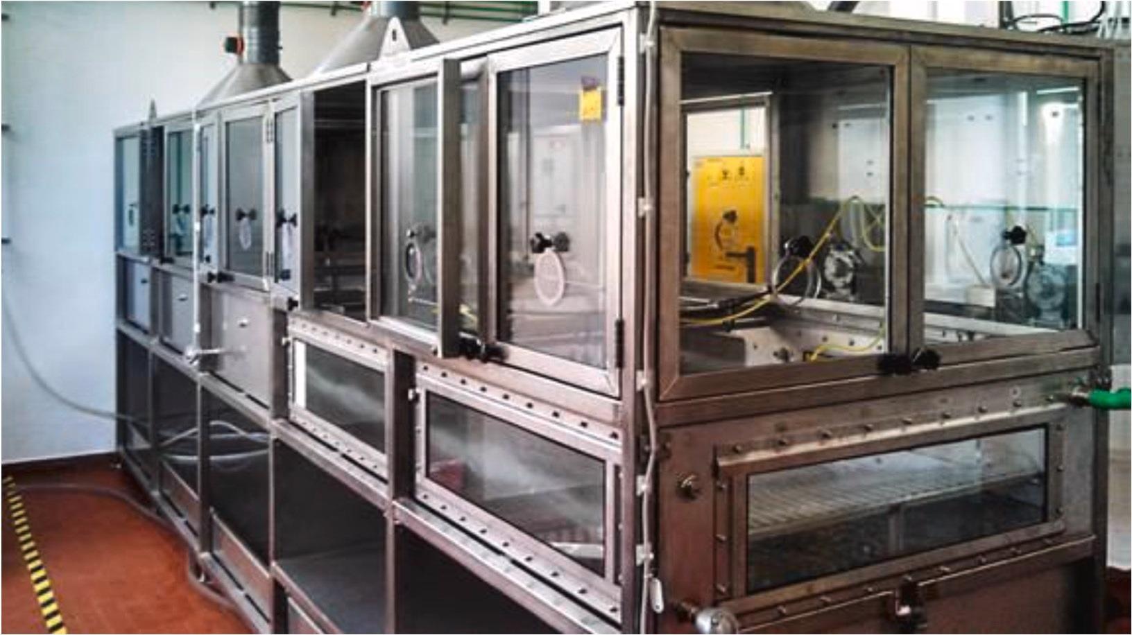 Pilot tank device for oil-adsorbent capacity testing of Grafysorber® G+ and PP booms in dynamic conditions.
