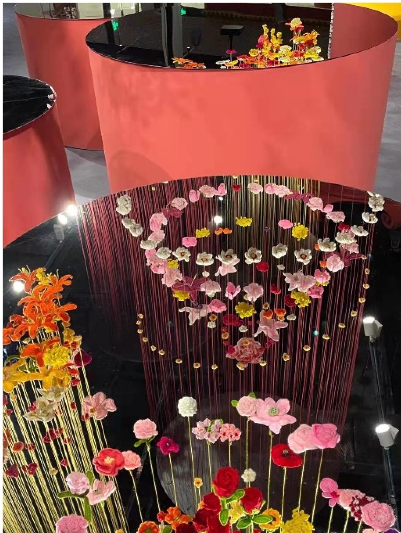 Public artwork “Flowers of Velvet, Mirror Image of Spring”.