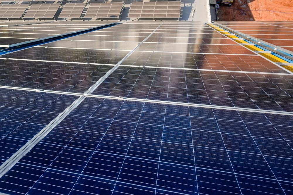 Antisolvent Additive Spraying of Solar Cells