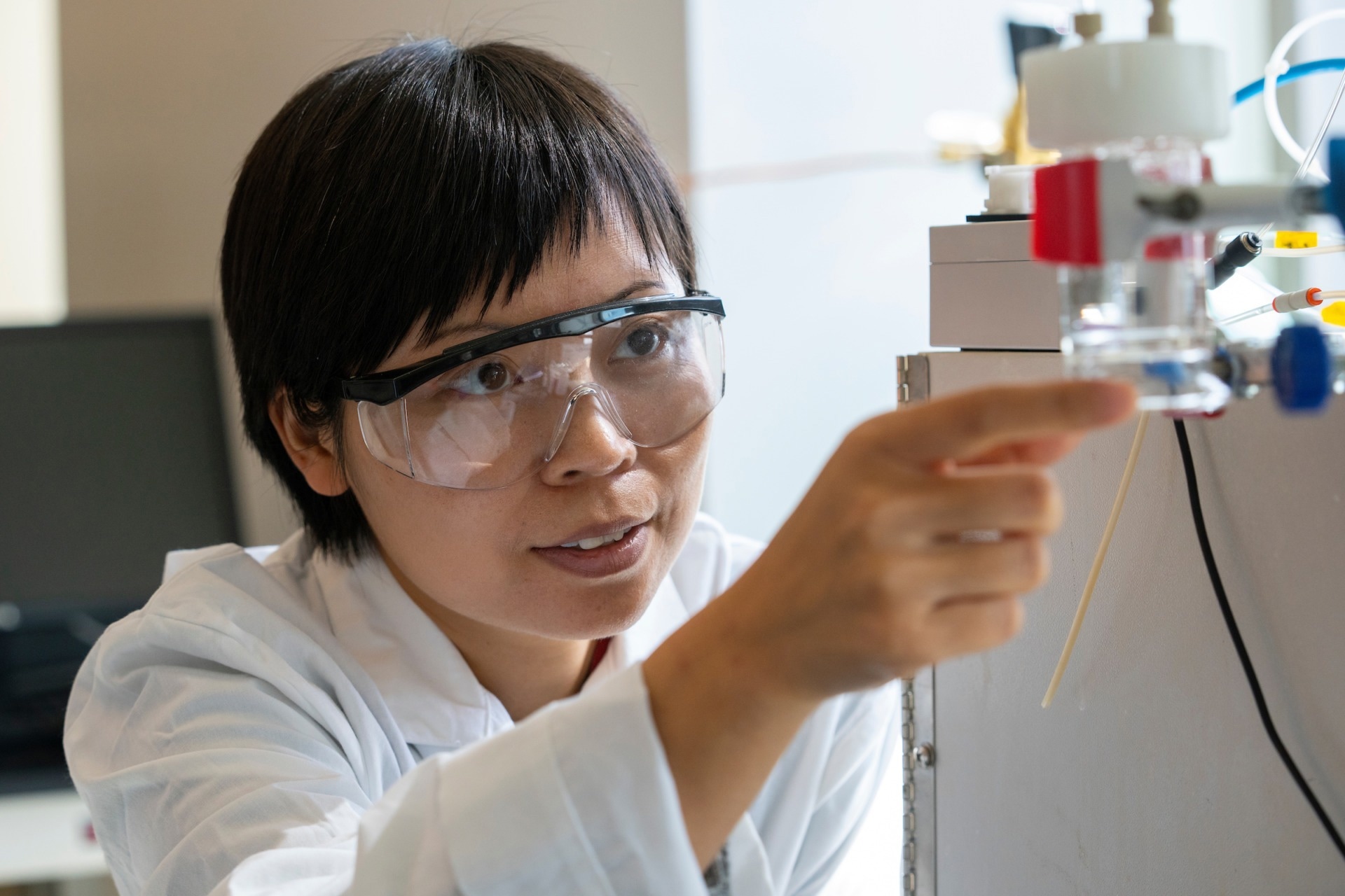 Scientists Use CO2 to Create Bioplastics