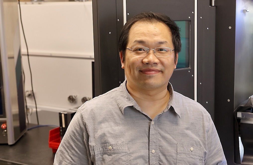 Machine Learning Helps Discover Two Modes of Keyhole Oscillation