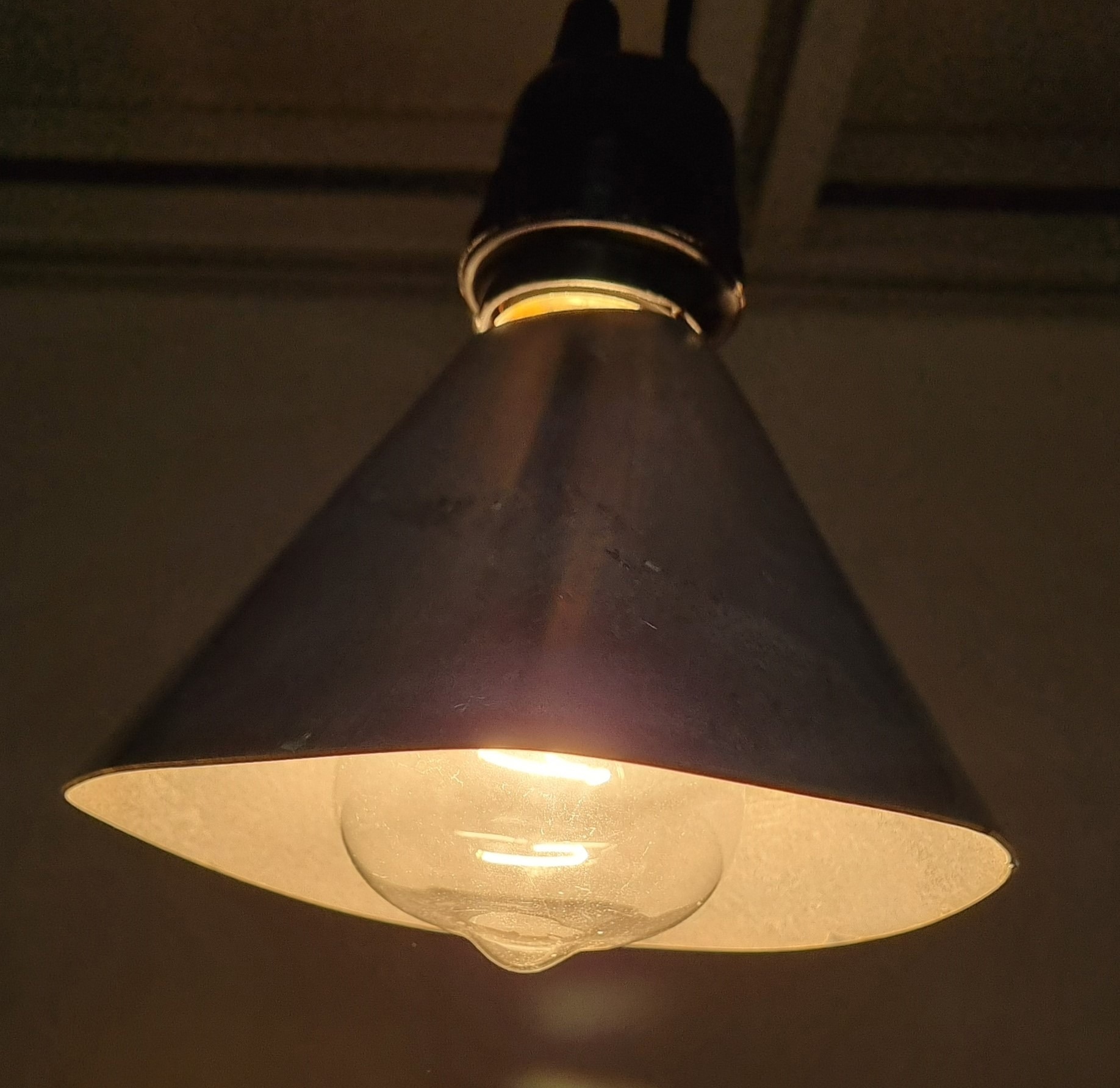 Innovative Lampshades Turn Indoor Air Pollutants into Harmless Compounds