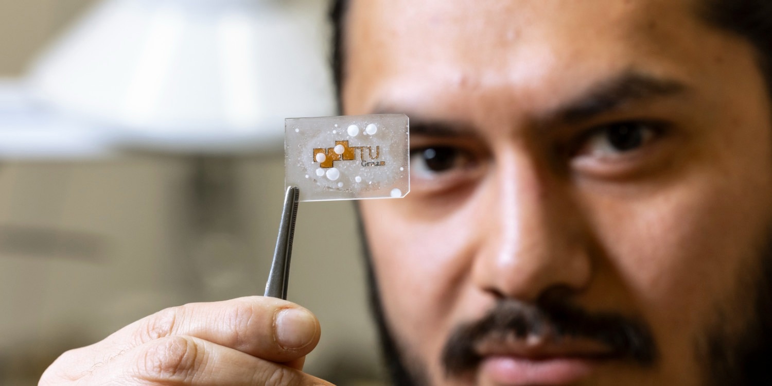 An Extremely Ice-Repellent Coating that Sticks to a Wide Range of Materials