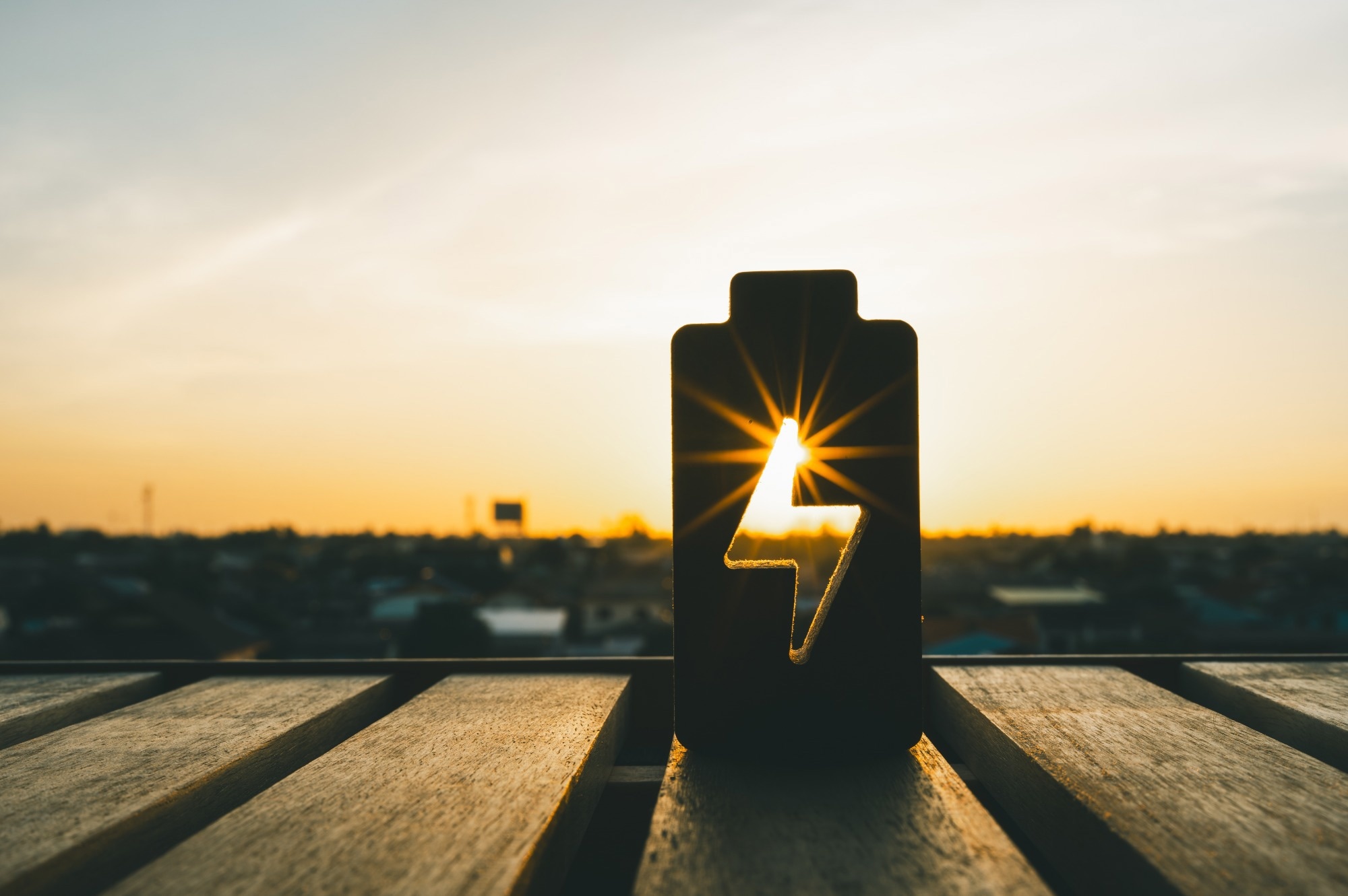 ??????????????Study: High-entropy relaxor ferroelectric ceramics for ultrahigh energy storage. Image Credit: sommart sombutwanitkul/Shutterstock.com