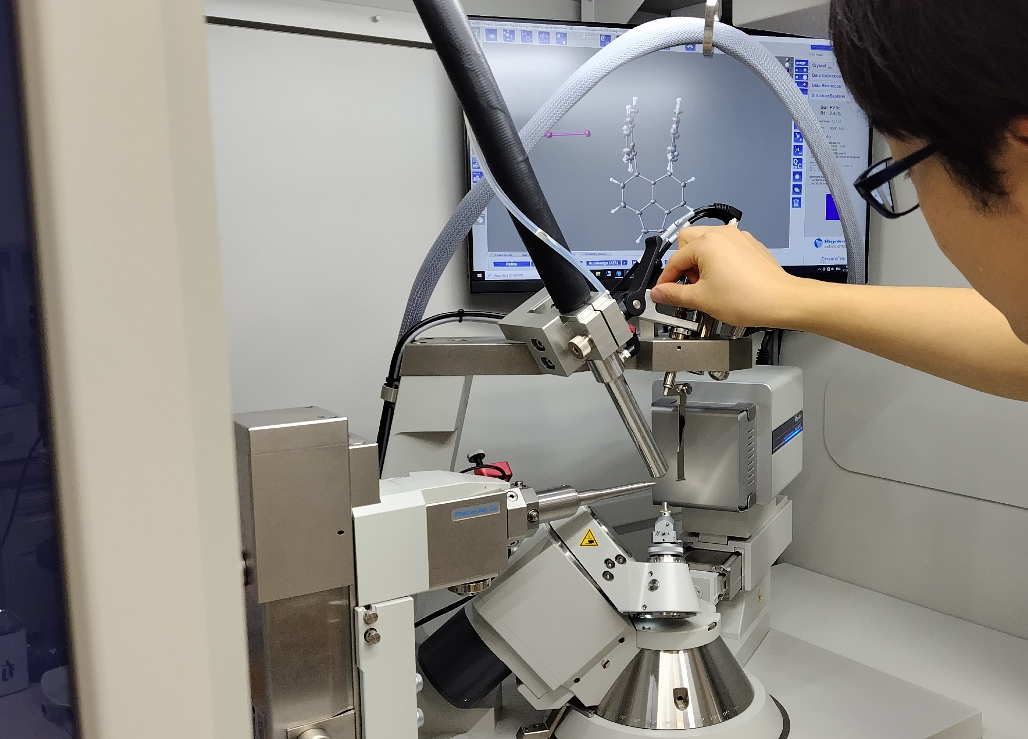 Discovering Stable Single-Electron Covalent Bond Between Carbon Atoms
