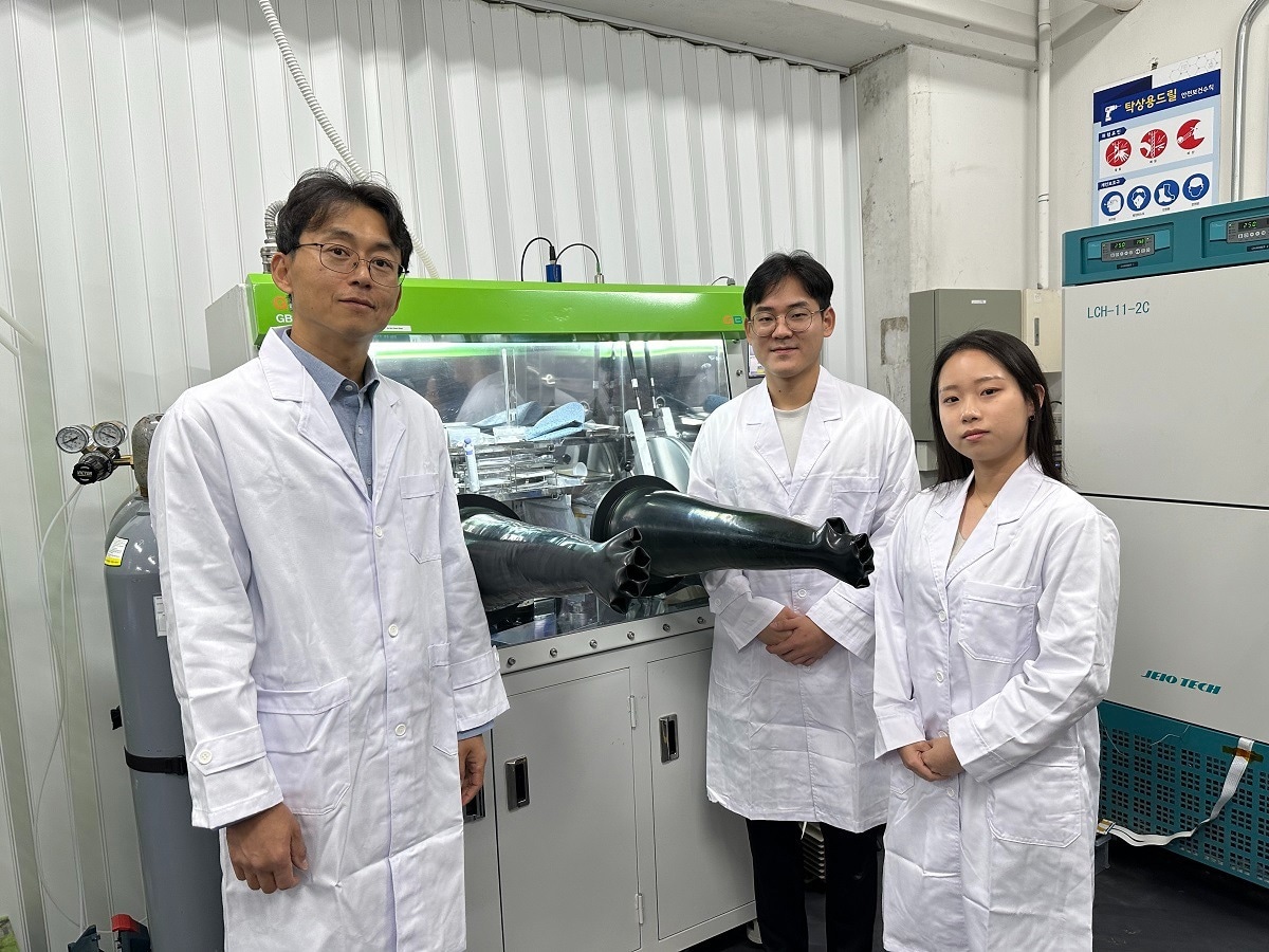 Structural Carbon Fiber Composite Battery with Enhanced Safety and Performance