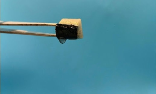 Smart Spongy Device Captures Water from Thin Air