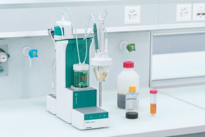 Thermometry Enables Direct Sodium Titration in Foodstuffs