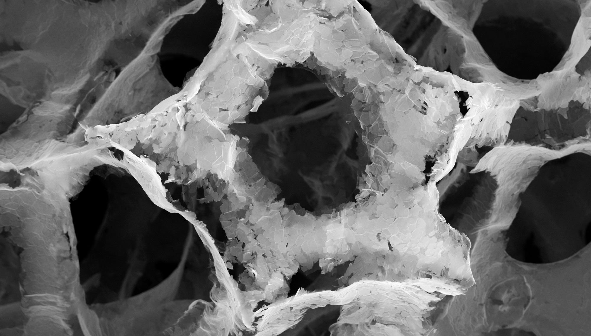 Unconventional Composition Accelerates Thermoelectric Response in rGO Films