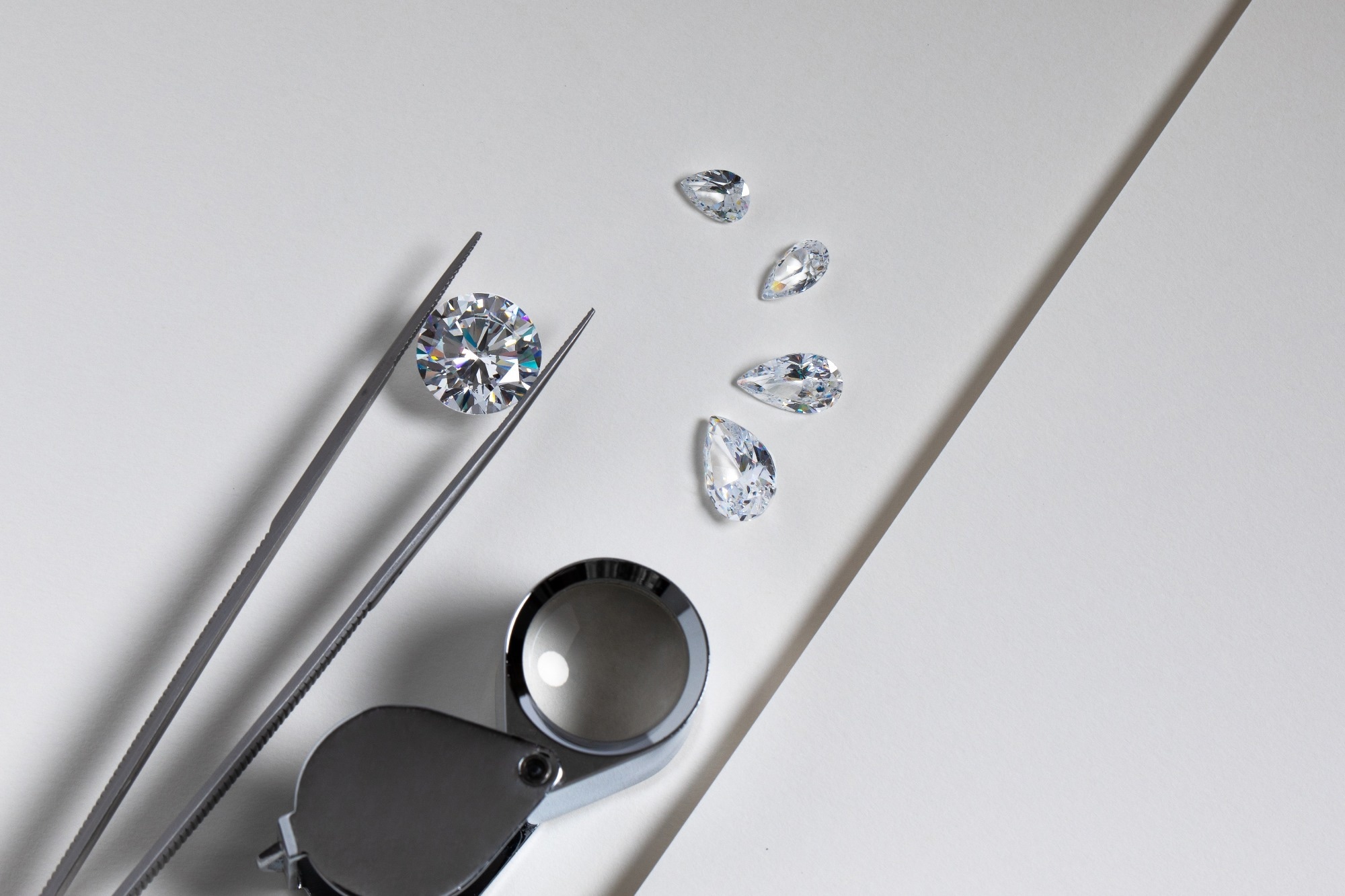Paper: Polarization imaging for gemstone identification and metrology. Image Credit: EgolenaHK / Shutterstock