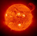 Solar Cell from Berkeley Lab/University of Illinois Features Highest Luminescent Concentration Factor Ever Recorded