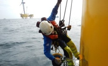 Long-Lasting Protective Coating to Prevent Rusting in Offshore Wind Turbines