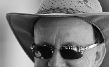 LECO’s Robert J. Warren Receives Pittcon Heritage Award