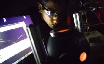 Using Light-Harvesting Metal to Trigger Chemical Reactions