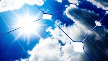 Scientists Demonstrate Excess Energy Loss After Electron Delivery to Titanium Dioxide
