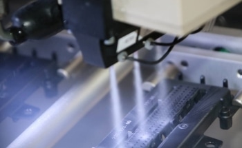 Deburring and Cleaning Plastic Components with Co2 Snow in a Single Dry Process