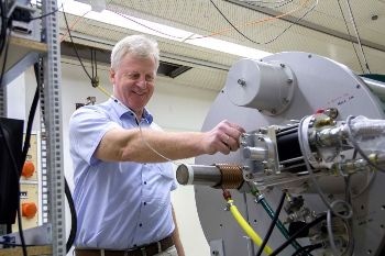 Novel Material Efficiently Produces Electrical Current from Temperature Differences