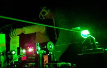 Hybrid Perovskite Combined with Acceptor Material Used to Harvest Hot Electrons
