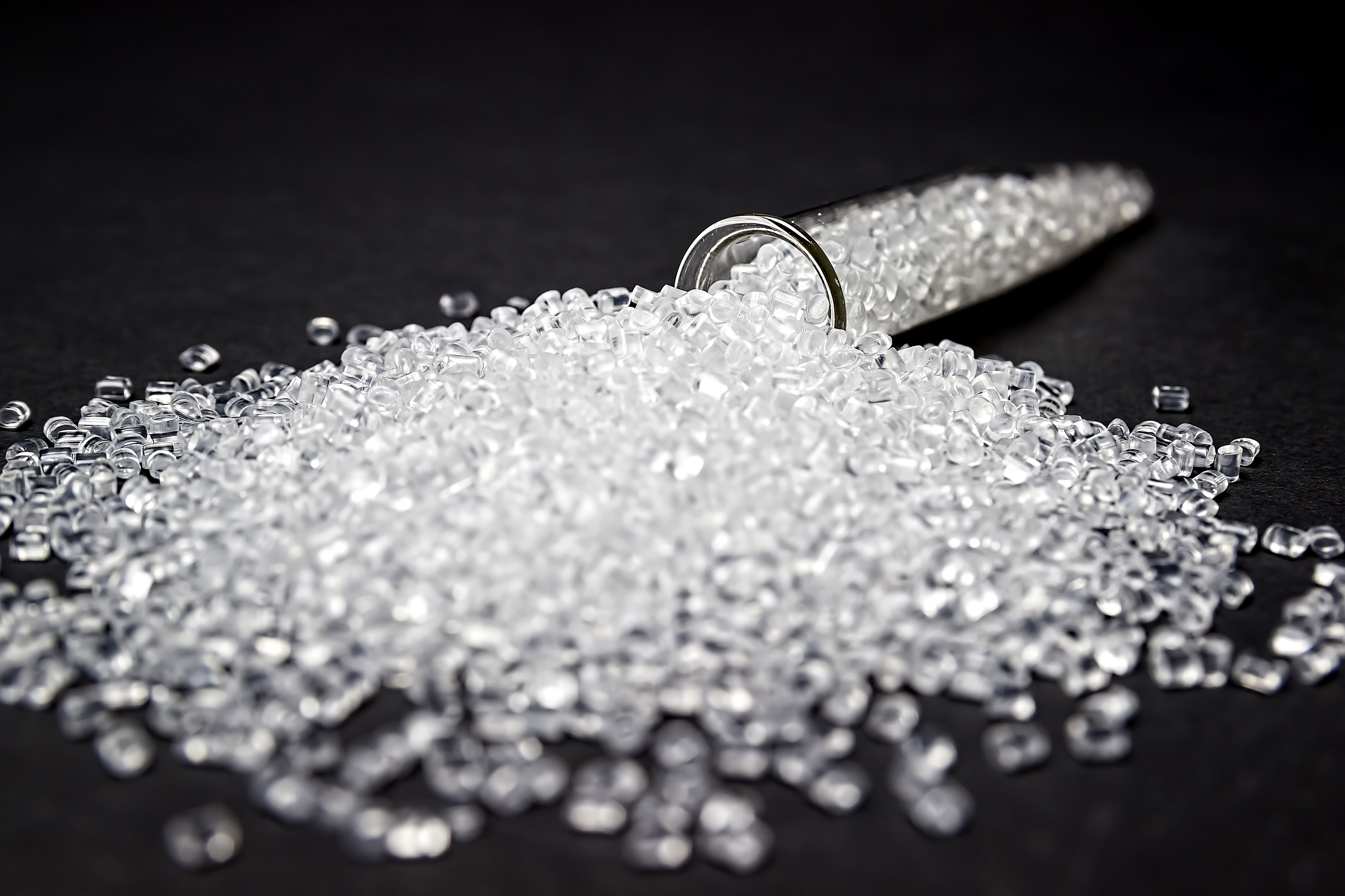 Russian Researchers Discover Reasons for the Stability of Free-Radical Salts