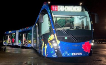 FPT Industrial Cursor 9 NG Powers New Van Hool Exqui.City