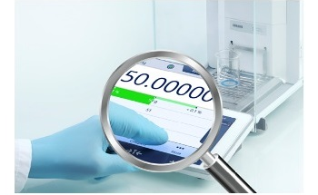 As Easy to Operate as Your Tablet: The New, Larger Touchscreen of the XPR Analytical Balance from METTLER TOLEDO